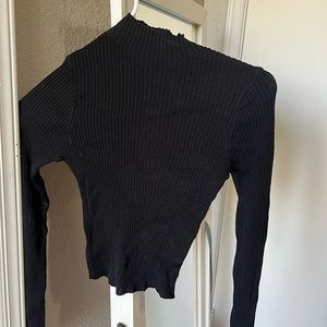 Long sleeve bell sleeve shirt